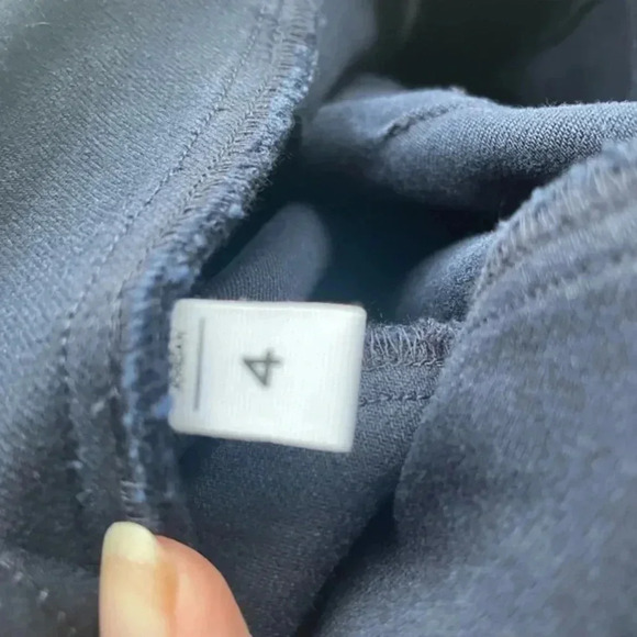 LOFT CLEARANCE flat‎ front denim Jeans Straight Leg SIZE 4 EUC Like New - Picture 4 of 4